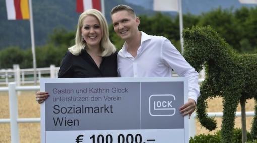 Kathrin und Gaston Glock spenden 100.000 Euro an den Sozialmarkt Wien © GHPC/Bernhard Horst