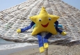 Twinky am Strand © Stiftung Kindertraum