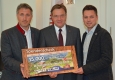 Herbert Rieser, Günther Platter und Florian Phleps unterstützen mit der Wirtschaftswanderung das Netzwerk Tirol hilft © Land Tirol
