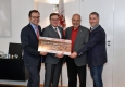 Spendenübergabe der Wirtschaftswanderung 2017 an das Netzwerk Tirol hilft: Fritz Kaltenegger, Günther Platter, Herbert Peer und Herbert Rieser © Land Tirol/Kathrein