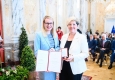 Ingrid Kriegl (sphinx IT) und Margarete Schramböck (BMDW) © sphinx IT