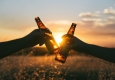 Beer in the Sunset © unsplash.com/Wil Stewart