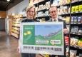 Klimaschutzbonus: Klimaschutzministerin Leonore Gewessler und Andreas Sticha (Sodexo Benefits and Rewards) © Klimaschutzministerium/Cajetan Perwein