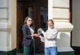 Maha Danesh und Jennifer Salchenegger vor dem Bettelstudent © Nikolaus Mautner Markhof