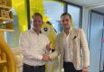 Ingo Heuer (Selecta Group) und Paul Steenbrugge (MARS) besiegeln den Deal © Selecta Group