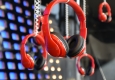 Red Earphones © unsplash.com/Waldemar