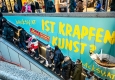 Künstlerkollektiv Backsy macht den Krapfen zum Kulturobjekt © Backsy