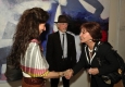 Arik und Timna Brauer mit Edith Leyrer bei der Ausstellungseröffnung "Fly to Baku" © Mani Hausler