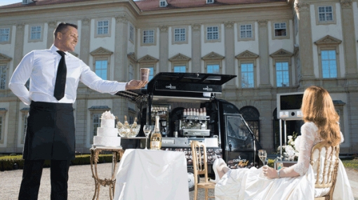café+co und Smiletronic bieten mit erlesenen Kaffeespezialitäten und innovativen Fotoautomaten das perfekte Hochzeitspaar © Oreste Schaller