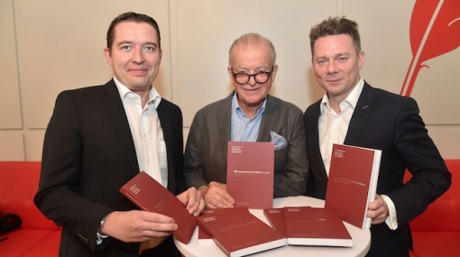 Markus Pöllhuber, Rudi Klausnitzer und Marcin Kotlowski präsenstieren "Die neue Macht der Öffentlichkeit" © Christian Jobst