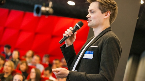 Niklas Wiesauer (Mindshare) beim IAB Impulse: Data Driven Advertising © IAB Austria/Philipp Liparski