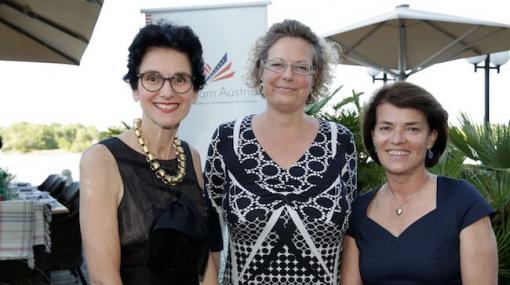 Tatjana Oppitz, Sandra Kolleth und Daniela Homan beim AmCham Business Barbecue im Hilton Vienna Danube Waterfront © Roland Rudolph