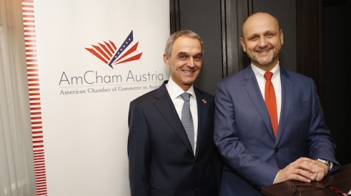 Hilton Country General Manager Norbert B. Lessing und WienTourismus-Direktor Norbert Kettner beim AmCham Business Breakfast im Hilton Vienna Plaza © Roland Rudolph