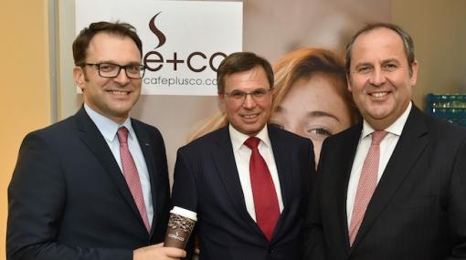 Fritz Kaltenegger, Gerald Steger und Josef Pröll beim Führungswechsel in der café+co International im Raiffeisenhaus © Christian Jobst