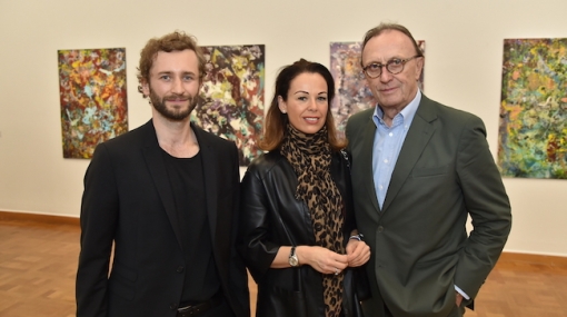 Simon Quendler mit Hans Schmid und Gemahlin bei der Eröffnung seiner Ausstellung "Reaktionen" im Bank Austria Kunstforum Wien © Christian Jobst