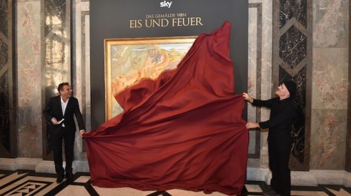 Sky Marketing Director Walter Fink und Künstler George Gheorghe enthüllen das Game of Thrones Gemälde im Kunsthistorischen Museum Wien © Christian Jobst