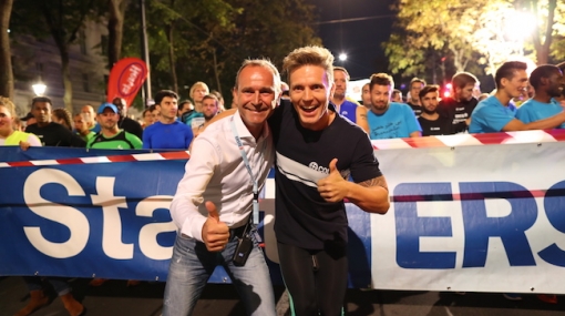 Hannes Menitz und Roman Daucher geben den Startschuss zum elften erste bank vienna night run © Ludwig Schedl