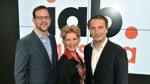 iab austria: Geschäftsführer Stephan Kreissler, Vizepräsidentin Alexandra Vetrovsky-Brychta, Präsident André Eckert © Christian Jobst