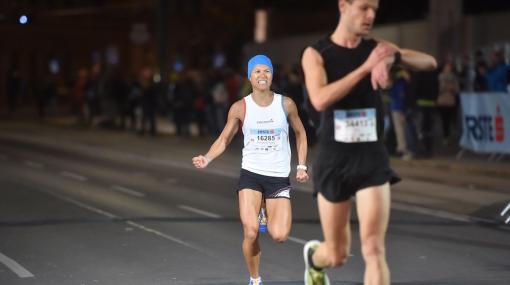 Annabelle-Mary Konczer  gewinnt zum zweiten Mal den erste bank vienna night run © Bernahrd Glessnig