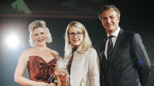iab webAD 2018: Alexandra Vetrovsky-Brychta, Bundesministerin Margarete Schramböck und André Eckert © iab austria/Philipp Lipiarski