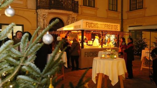 Der Stand der FreuNde übersiedelt in das Palais Coburg © FuchsundFreude