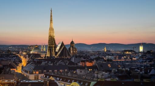 Blick über das abendliche Wien © unsplash.com/Jacek Dylag