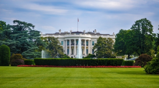 The White House © unsplash.com/David Everett Strickler