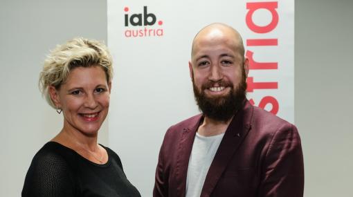 iab austria: Alexandra Vetrovsky-Brychta (Vizepräsidentin) und Markus Plank (Präsident) © iab austria/Christoph Breneis