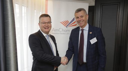 AmCham Talks im Hilton Vienna Plaza: Michael-Viktor Fischer (SMATRICS) und Martin Winkler (Oracle) © Roland Rudolph