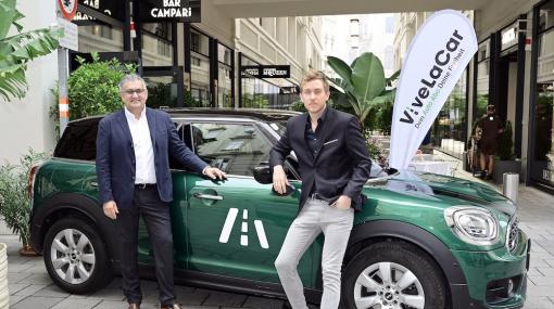 Martin Rada und Tristan Horx präsentieren das Auto-Abo ViveLaCar in Österreich © Christian Jobst