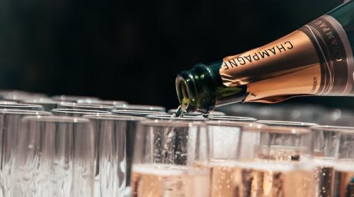 Champagne © unsplash.com/Tristan Gassert