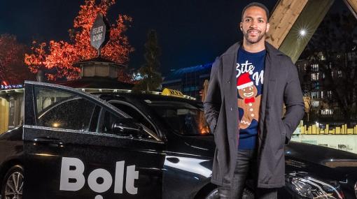 Cesár Sampson mit Bolt vor dem Feuerdorf am Donaukanal © (Universal Music Austria)