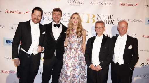 Viennese Opera Ball: Daniel Serafin, Leo Hillinger, Silvia Frieser, Ernst Woller und Wolfgang Köchert © Stefan Joham