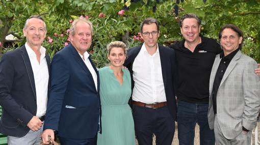 Screenforce-Heuriger: Josef Almer, Walter Zinggl, Joanna Jarosz, Thomas Gruber, Michael Stix und Oliver Böhm © Christian Jobst