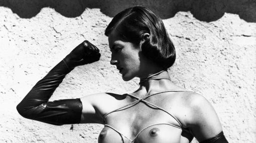 Helmut Newton, Tied-up Torso, Ramatuelle, 1980 © Helmut Newton Foundation