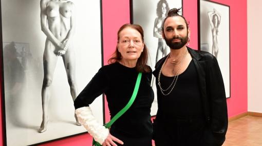Ingried Brugger und Conchita Wurst eröffnen »Helmut Newton Legacy« im Bank Austria Kunstforum © Christian Jobst