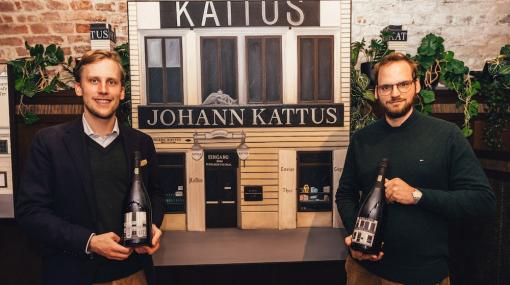 Johannes Kattus und Rudolf Fitz präsentieren den Jahrgang 2018: »Das KATTUS Kunststück - Die Große Reserve« © Florence Stoiber