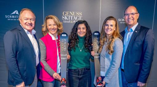 Vorfreude auf die Falstaff Genuss-Skitage: Erich Egger (Schmittenhöhebahn), Renate Ecker (Zell am See-Kaprun), Parvin Razavi (Köchin), Elisabeth Brandlmaier (Falstaff), Norbert Karlsböck (Gletscherbahnen Kaprun) © Opinion Leaders Network/Christian Mikes