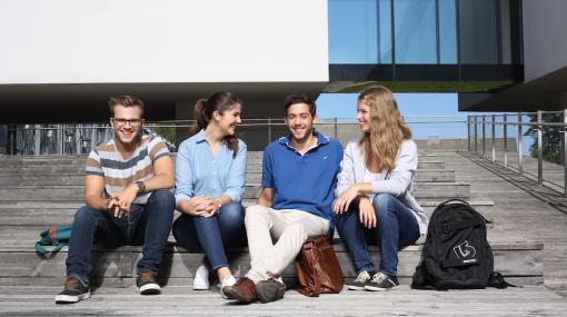 Studenten an der FH Oberösterreich © FH Oberösterreich