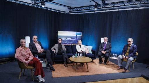 Diskussion über die Kreislaufwirtschaft: Karin Huber-Haim, Reinhard Backhausen, Bernhard Sams, Petra Engeler-Walch, Martin Kreeb und Axel Dick © Roland Rudolph