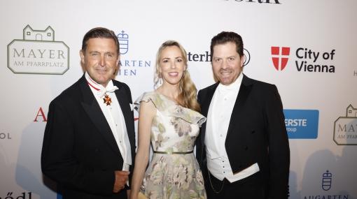 Viennese Opera Ball New York 2023: Peter Hanke, Silvia Frieser und Daniel Serafin © Stefan Joham