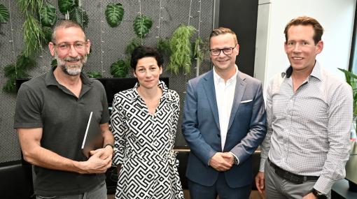 Get-together des Online-Vermarkterkreises: Bernd Platzer (Momentum Wien), Edda Mogel (Marktforschering), Christopher Sima (Krone Multimedia) und Eugen Schmidt (About Media) © Christian Jobst