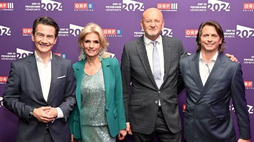 Programmpräsentation ORF III 2024 im Globe Wien: Peter Schöber, Kathrin Zierhut-Kunz- Roland Weißmann und Oliver Böhm © Christian Jobst