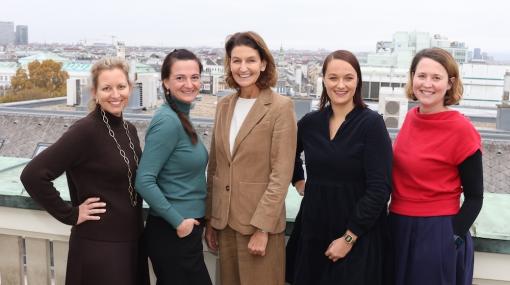 iab austria Präsentiert neue Datenkampagne: Rut Morawetz, Stephanie Mauerer, Ursula Gastinger, Maria Holzinger, Andrea Swift © iab austria/Katharina Schiffl