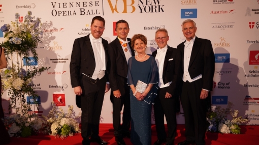 Viennese Opera Ball 2025: Daniel Serafin, Peter Hanke, Schlesinger, Woller und Schlesinger © Charles Wills