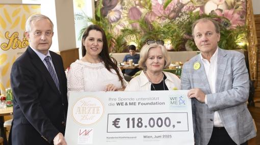Wiener Ärzteball übergibt Rekorspende an WE&ME Foundation: Isabella Clara Heissenberger-Mass/Organisation Ärzteball, Johannes Steinhart/Präsident Kammer für Ärztinnen und Ärzte in Wien, Gabriele und Gerhard Ströck/WE&ME Foundation © Christian Jobst