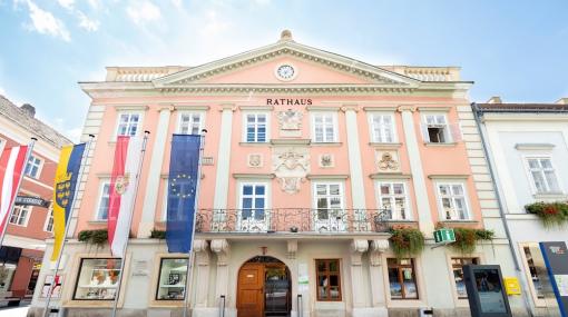 Rathaus der Statutarstadt Wiener Neustadt © Michael Weller