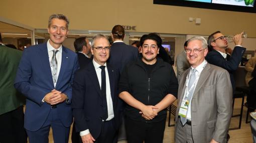 Auftakt zum Technology Impact Summit 2025: Markus Fallenböck (Universität Graz), Peter Riedler (Universität Graz), Ramin Hasani (Liquid AI) und Georg List (AVL List) © Christian Mikes