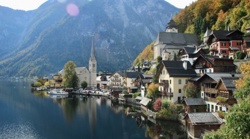Halstatt © unsplash.com/Hongbin