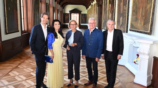 Eröffnung von Schloss Prugg: Beppo Harrach, Saba Harrach, Johanna Mikl-Leitner, Gerhard Weil, Christoph Klingler © Christian Jobst